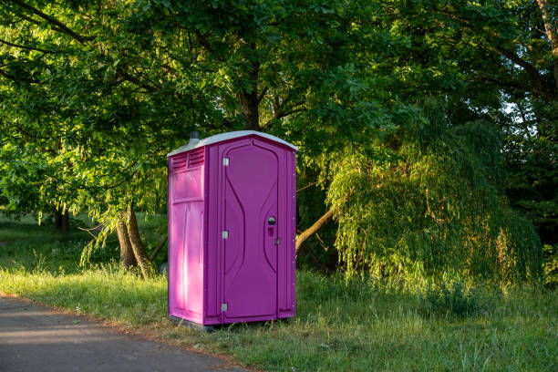 Best Luxury portable toilet rental  in Howard, WI
